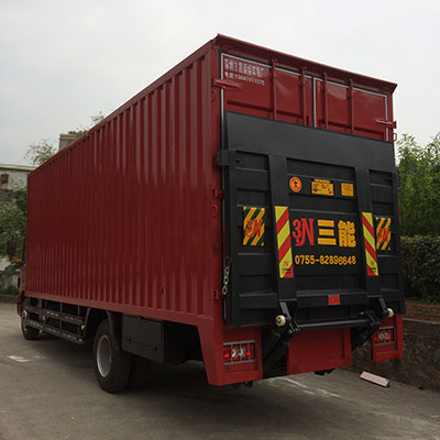 自升降尾板4米2貨車，提升運輸效率與安全性的利器