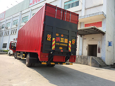 廂式貨車帶尾板，貨物運(yùn)輸?shù)男逻x擇