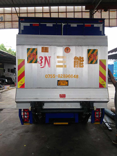 尾板合規(guī)操作指南，確保您的貨車安全與高效運輸