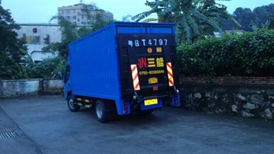 冷藏車尾板的作用，保障貨物新鮮度與安全性